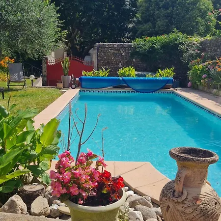 St Jean Du Gard : Spacious With Use Of Pool Saint-Jean-du-Gard