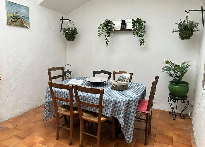Apartmán St Jean Du Gard : Spacious With Use Of Pool *