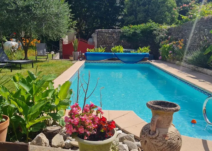 St Jean Du Gard : Spacious With Use Of Pool Saint-Jean-du-Gard